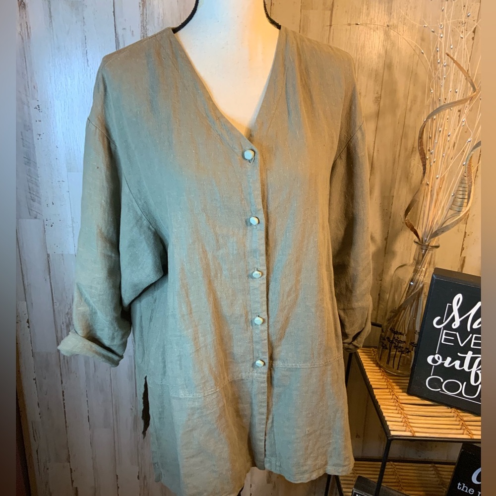 Old friends linen button down oversized top. Size small.